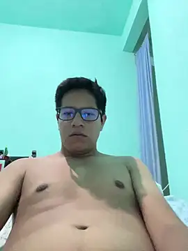 Snapshot of Lukein23 chatting on December 23, 9:18 am Lukein23 online show from December 23, 9:18 am