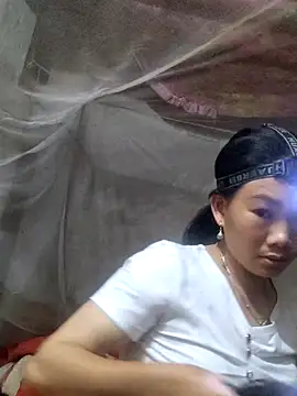 gio-thu online show from May 3, 3:40 pm