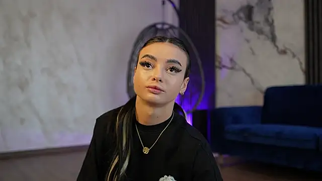 RachelRavee online show from March 27, 5:35 am