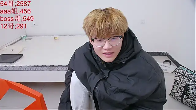 KK-cuteboy online show from April 1, 4:13 am