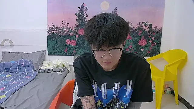 KK-cuteboy online show from May 5, 1:13 am