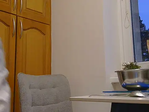 Snapshot of Olivarra chatting on February 9, 4:00 pm Olivarra online show from February 9, 4:00 pm