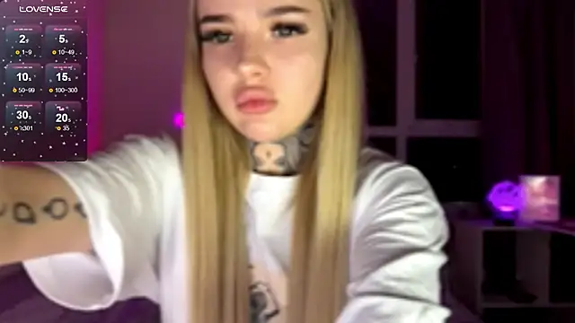 Snapshot of bklfen chatting on February 7, 9:07 pm bklfen online show from February 7, 9:07 pm