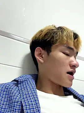 Snapshot of sexyboy-lele chatting on October 10, 12:59 pm sexyboy-lele online show from October 10, 12:59 pm