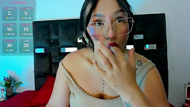 SussySunny  online show from November 11, 11:10 am