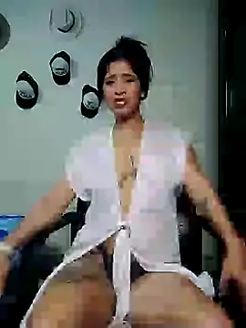 Snapshot of AndreaMooure_ chatting on October 15, 11:54 am AndreaMooure online show from October 15, 11:54 am