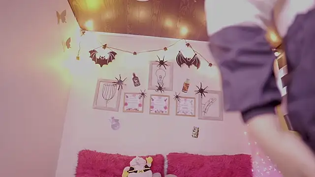 Snapshot of Cielo_Andrade chatting on October 14, 12:28 pm Cielo Andrade online show from October 14, 12:28 pm