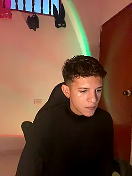 tylernova online show from October 18, 4:04 am