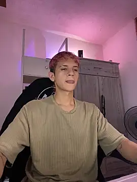 tylernova online show from December 4, 3:49 am