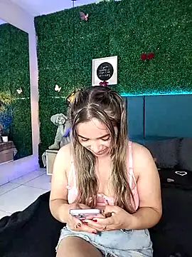 Kiaraa88 online show from April 29, 8:26 pm