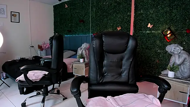 Kiaraa88 online show from June 20, 8:11 pm