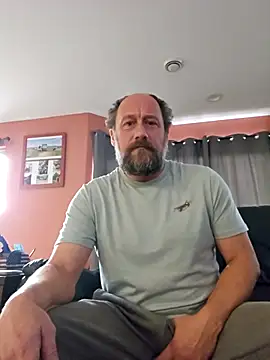 Snapshot of akstr8 chatting on October 15, 6:41 pm akstr8 online show from October 15, 6:41 pm