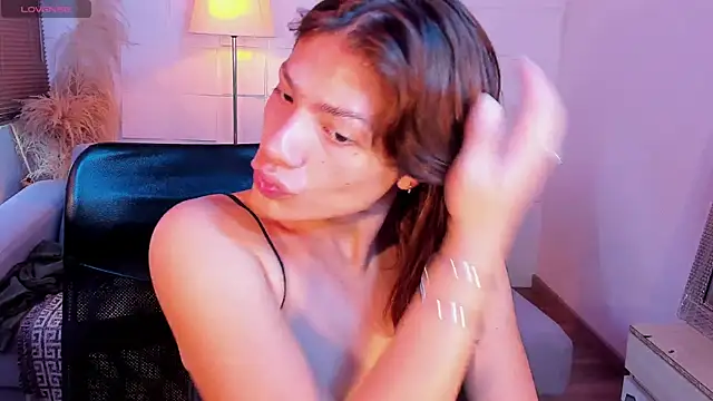 KassMonroe online show from November 17, 1:28 pm