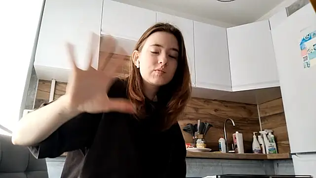 Snapshot of LUNA_KLEIN chatting on October 9, 10:02 am LUNA KLEIN online show from October 9, 10:02 am