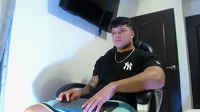 Boyhot 00 online show from October 26, 3:34 am