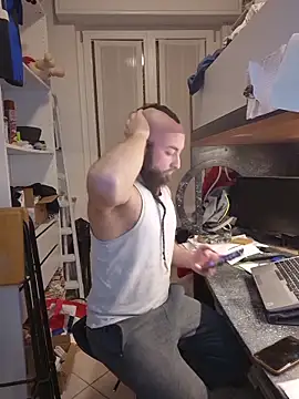 Snapshot of BeppeRagnar chatting on December 19, 4:25 pm BeppeRagnar online show from December 19, 4:25 pm