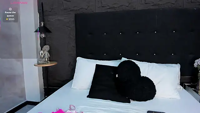 ChlooeScott online show from October 22, 12:49 pm