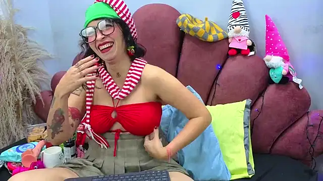 Snapshot of CHIARAJJONES chatting on December 3, 12:47 pm CHIARAJJONES online show from December 3, 12:47 pm