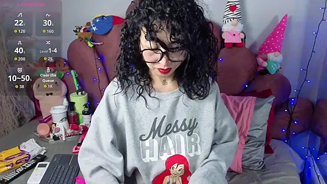 Snapshot of CHIARAJJONES chatting on January 7, 12:29 pm CHIARAJJONES online show from January 7, 12:29 pm