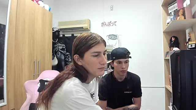 Snapshot of Pride_couple chatting on June 20, 7:16 pm Pride couple online show from June 20, 7:16 pm