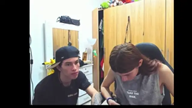 Snapshot of Pride_couple chatting on July 16, 11:22 pm Pride couple online show from July 16, 11:22 pm