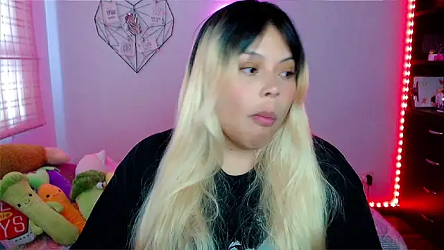 EllieMoonX online show from December 3, 9:24 pm