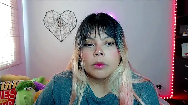 EllieMoonX online show from February 11, 8:25 pm