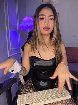 HoneyMollyX online show from October 18, 1:01 pm