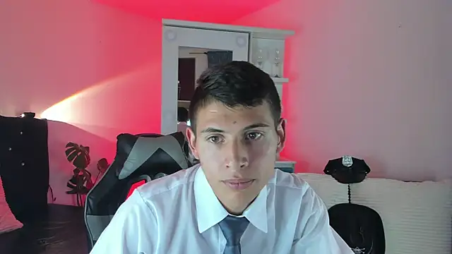 Snapshot of alexhell_ chatting on October 9, 4:32 am alexhell online show from October 9, 4:32 am