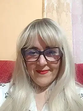 Amelialove42 online show from November 9, 5:44 pm