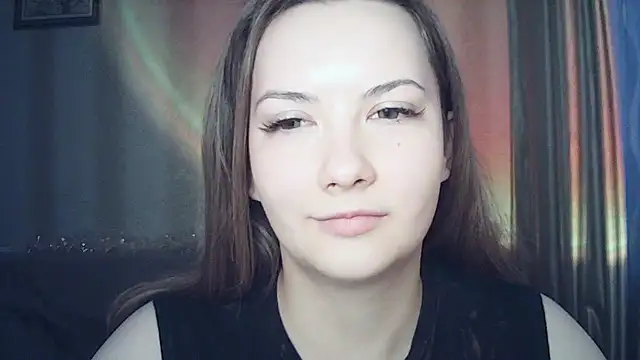 Snapshot of MoodieMira chatting on February 5, 2:33 pm MoodieMira online show from February 5, 2:33 pm