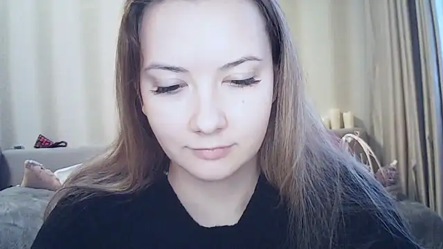 Snapshot of MoodieMira chatting on February 10, 2:10 pm MoodieMira online show from February 10, 2:10 pm