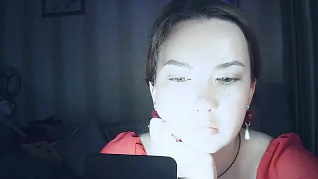 MoodieMira online show from March 23, 7:40 pm