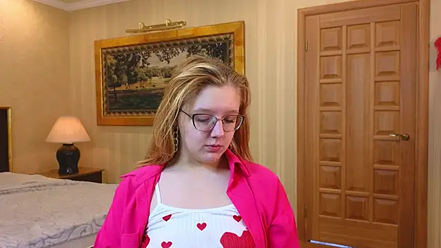 AlinaAldrete online show from November 15, 8:00 am