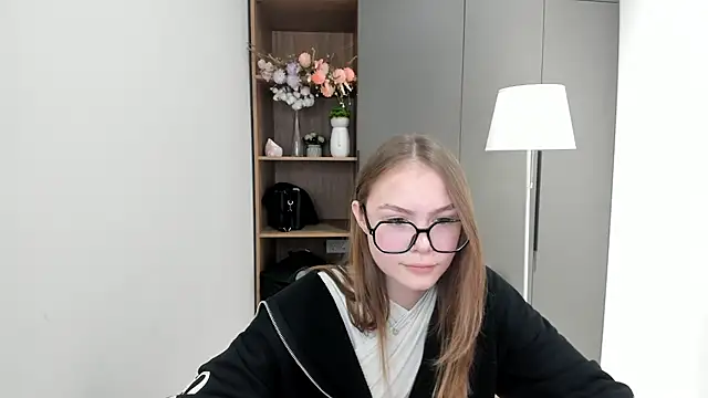Snapshot of HienBaisey chatting on October 10, 3:27 am HienBaisey online show from October 10, 3:27 am