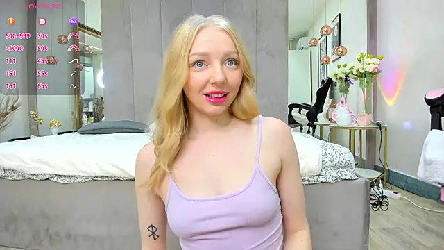 Snapshot of SundyRose chatting on November 25, 8:31 pm SundyRose online show from November 25, 8:31 pm