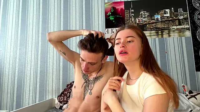 EmiliaCouple online show from March 10, 7:13 am