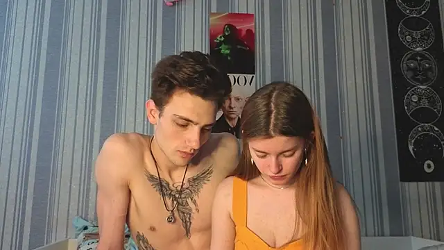 EmiliaCouple online show from May 13, 11:29 am