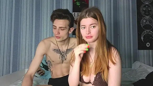 EmiliaCouple online show from May 15, 11:17 am