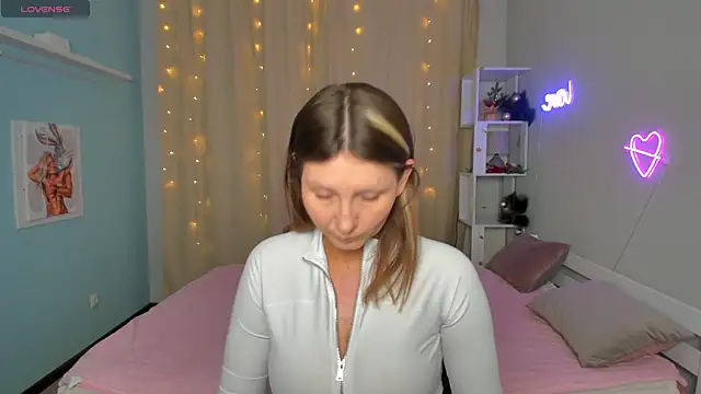 NikkiKiss   online show from December 22, 2:19 am