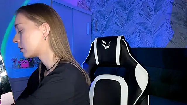 EvaPeace online show from November 12, 5:24 pm