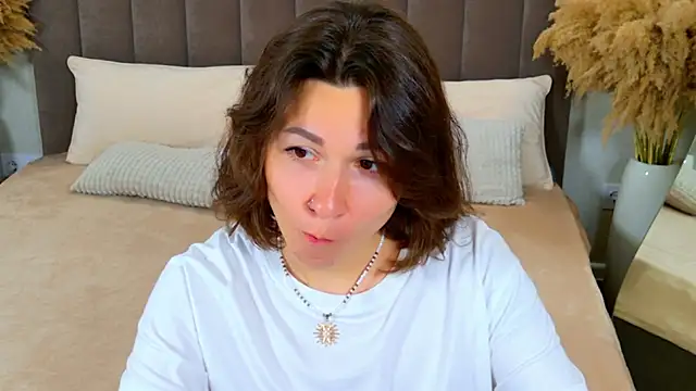 EdenSolis online show from July 3, 9:37 am