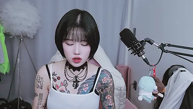 MISA 02 online show from May 8, 1:16 pm