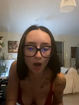 Snapshot of honeymalou chatting on October 30, 6:08 pm honeymalou online show from October 30, 6:08 pm