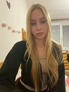 Snapshot of RemyStyles chatting on October 20, 8:09 pm RemyStyles online show from October 20, 8:09 pm