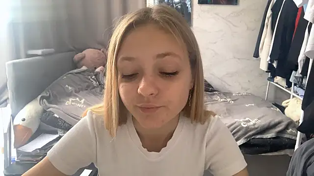  petaI online show from October 13, 7:52 am