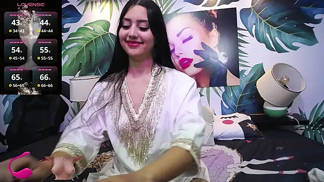 Snapshot of _tahira__ chatting on February 10, 1:04 pm tahira online show from February 10, 1:04 pm