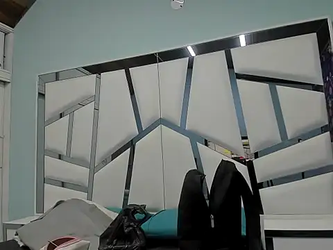 Snapshot of MiaHarper2 chatting on December 15, 5:17 pm MiaHarper2 online show from December 15, 5:17 pm