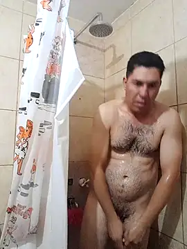 Snapshot of Ezeaxl chatting on April 10, 9:30 pm Ezeaxl online show from April 10, 9:30 pm