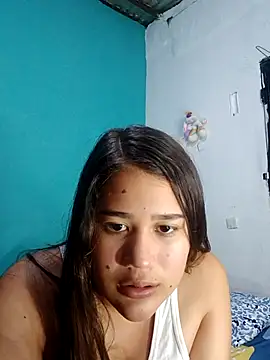 Snapshot of LindaaModel chatting on October 10, 1:59 am LindaaModel online show from October 10, 1:59 am